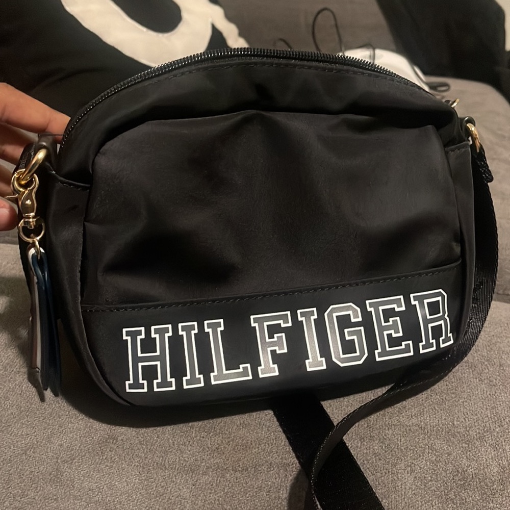 Tommy Hilfiger Crossbody Bag